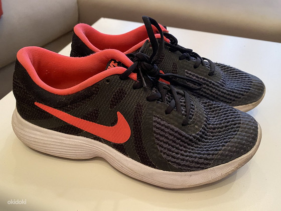 Nike tossud s 35,5