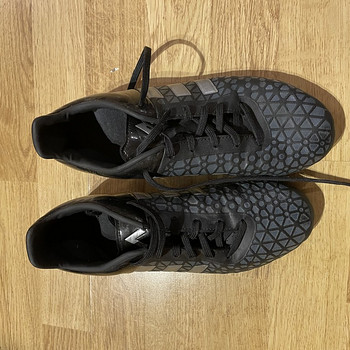 Adidas jalgpalli buutsad