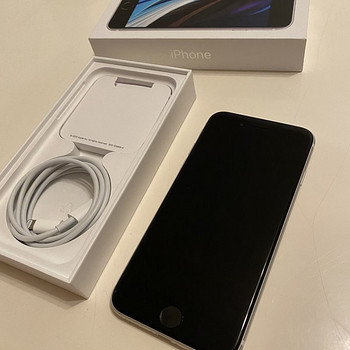 iPhone SE 2020 64 ГБ