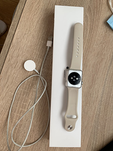 Apple Watch 3 42 мм (2 фото из 2)