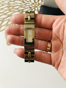 Женские часы dKNY (2 фото из 2)