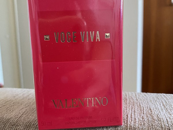Новый Valentino Voce Viva EDP 50 мл - 70 €