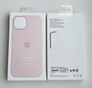 Apple iPhone 13 Silicone Case with MagSafe (4 фото из 8)