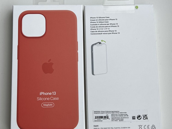 Apple iPhone 13 Silicone Case with MagSafe