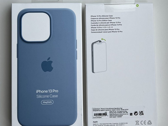 Apple iPhone 13 Pro Silicone Case with MagSafe