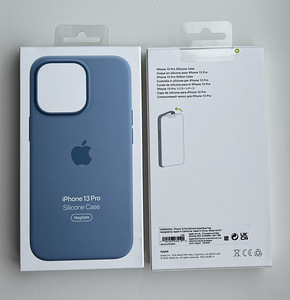 Apple iPhone 13 Pro Silicone Case with MagSafe (1 фото из 10)