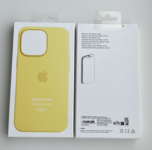Apple iPhone 13 Pro Silicone Case with MagSafe (5 фото из 10)