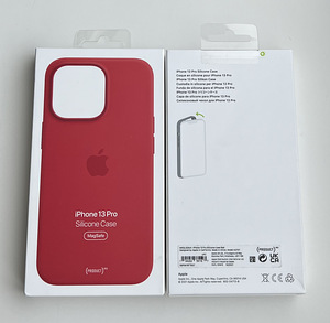 Apple iPhone 13 Pro Silicone Case with MagSafe (6 фото из 10)