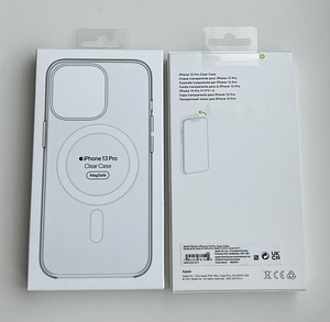 Apple iPhone 13 Pro Silicone Case with MagSafe (7 фото из 10)