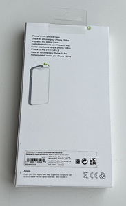 Apple iPhone 13 Pro Silicone Case with MagSafe (10 фото из 10)