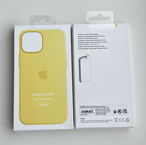 Apple iPhone 13 mini Silicone Case with MagSafe (4 фото из 7)