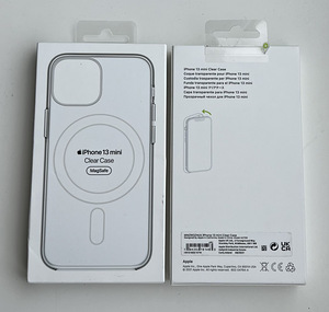 Apple iPhone 13 mini Silicone Case with MagSafe (6 фото из 7)