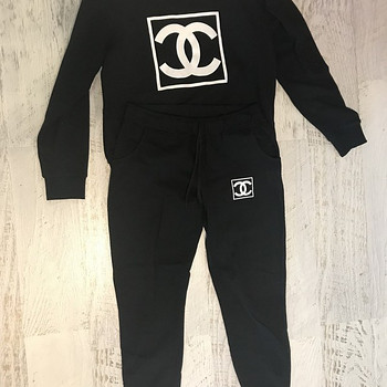 Спортивный костюм женский