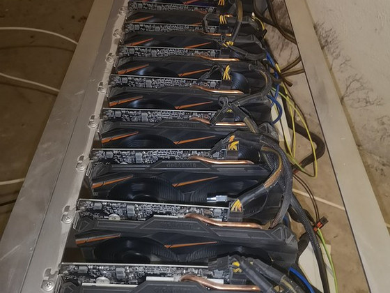 Kriptokaevur Miner 12 x Gigabyte P106 100