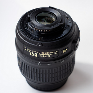 M: AF-S DX NIKKOR 18-55mm f/3.5-5.6G VR (4 foto / 5)