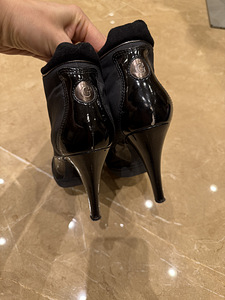 GUESS, madalad kingad, suurus 40 (2 foto / 5)