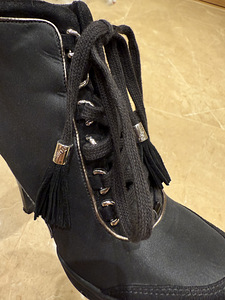 GUESS, madalad kingad, suurus 40 (3 foto / 5)