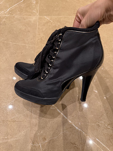 GUESS, madalad kingad, suurus 40 (4 foto / 5)
