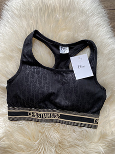 Dior, Versace, Prada, Louis Vuitton spordikomplektid (9 foto / 10)