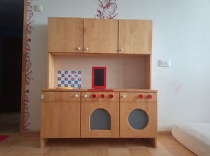 Деревянная игровая кухня (1 фото из 10)