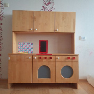 Деревянная игровая кухня (2 фото из 10)