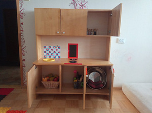 Деревянная игровая кухня (4 фото из 10)