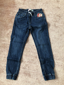 Levi’s teksad 8-10.a 128-140cm (1 foto / 4)