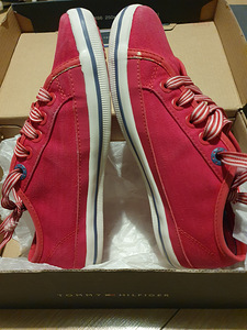 Tommy Hilfiger кеды р.33 (1 фото из 2)