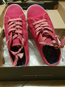 Tommy Hilfiger кеды р.33 (2 фото из 2)