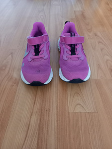 Nike Revolution 30 (1 foto / 2)