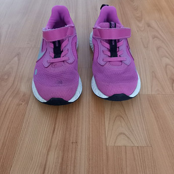 Nike Revolution 30