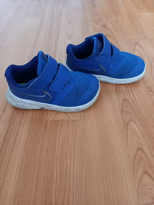 Кроссовки nike 23 (2 фото из 2)