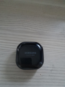 Samsung buds live наушники (1 фото из 3)