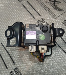 Toyota Land Cruiser 200 89878-60050 89840-60010 89840-60011 (2 foto / 2)