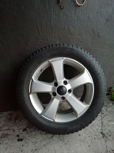 Müüa vw 16 tollised orginal veljed koos rehvidega (2 foto / 4)