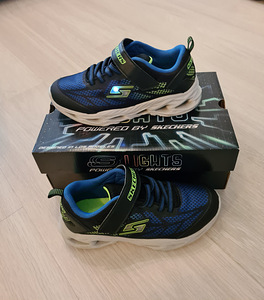 Кроссовки Skechers, размер 35 (1 фото из 3)