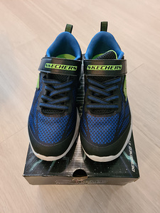 Кроссовки Skechers, размер 35 (3 фото из 3)