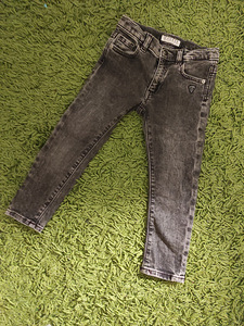 Guess джинсы как НОВИНКА стр.110 (2 фото из 2)