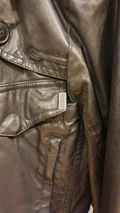 GUESS (3 foto / 4)