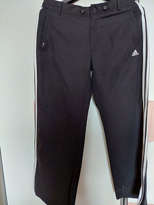 Uued Adidas Õhukesed püksid 42-44 (4 фото из 4)