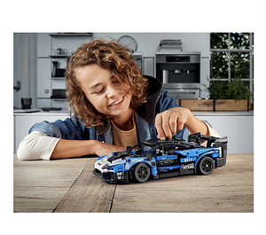 Новый! Technic McLaren Senna GTR (5 фото из 10)