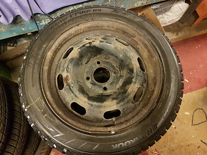 Hankook 185 55 R15 (2 фото из 3)