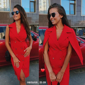 Стильное платье с накидкой (1 фото из 4)