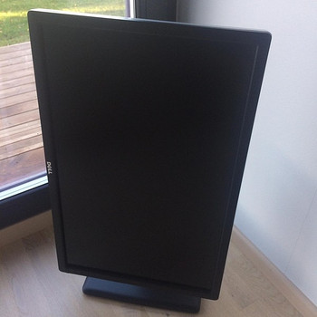 Dell UltraSharp U2412M