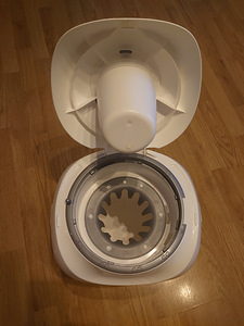 Tommee Tippee Sangenic beebimähkmete prügikast (1 foto / 3)