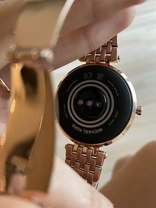 Michael kors часы (4 фото из 4)