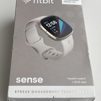 Fitbit Sense Lunar White / Soft Gold