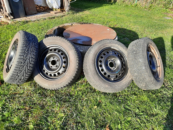 NOKIAN 195/65 R15(Opel Zafira)