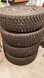 Шипованная зимняя резина на дисках, Continental, 195/65 R15 (5 фото из 7)