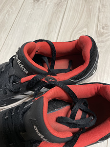 Кроссовки adidas 38 (2 фото из 2)